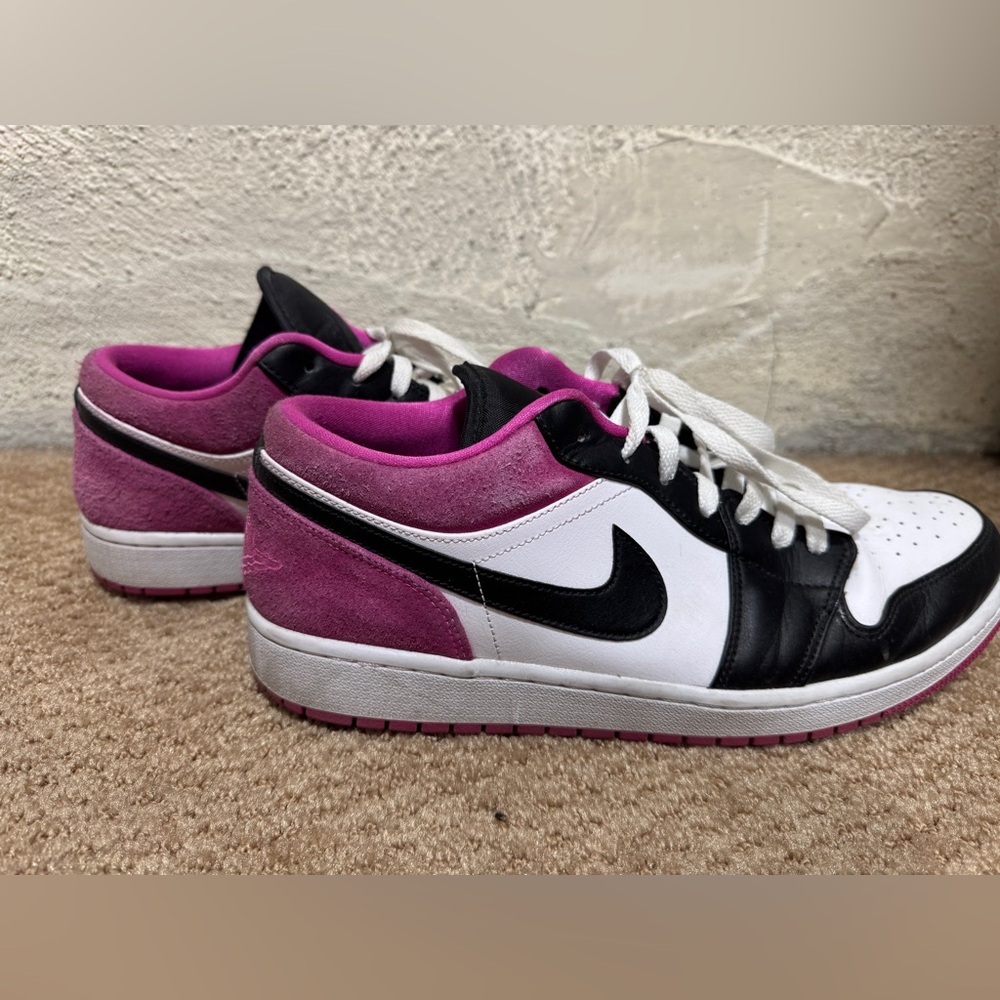 Jordan 1 low fuchsia - size 12 - Picture 3 of 5